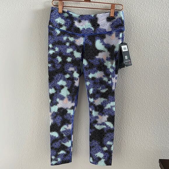 New Balance Pants - NWT New Balance NB Dry Fitted Mid Rise Capri Accel Capri Small